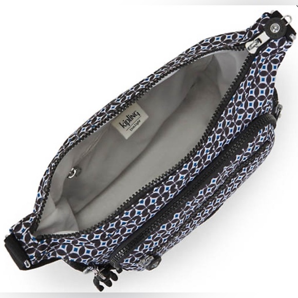 Gabbie Small
Printed Crossbody Bag. New without tag - Picture 3 of 9